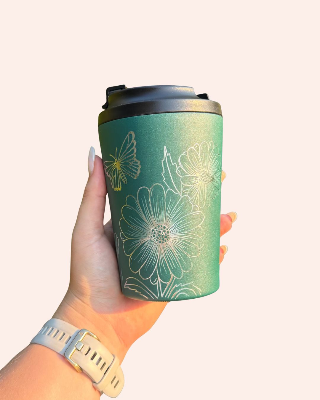Hand Engraved 12oz Coffee Cup | Emerald Green Daisy
