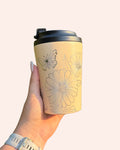 Hand Engraved 12oz Coffee Cup | Pale Peach Daisy