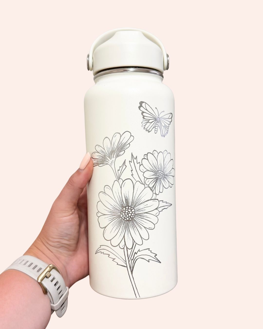 Hand Engraved 32oz Drink Bottle | Ivory Daisy
