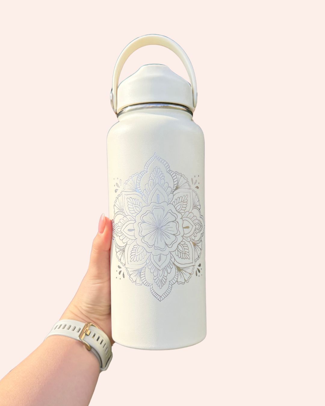 Hand Engraved 32oz Drink Bottle | Ivory Goldie