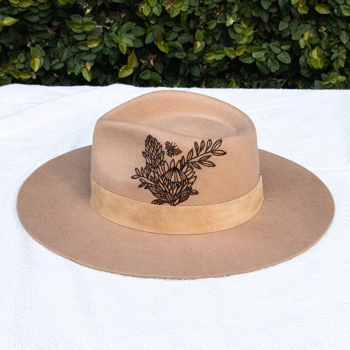 Flora Caramel Hat (medium)