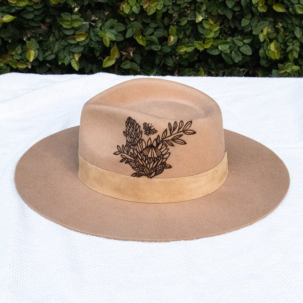 Flora Caramel Hat (medium)