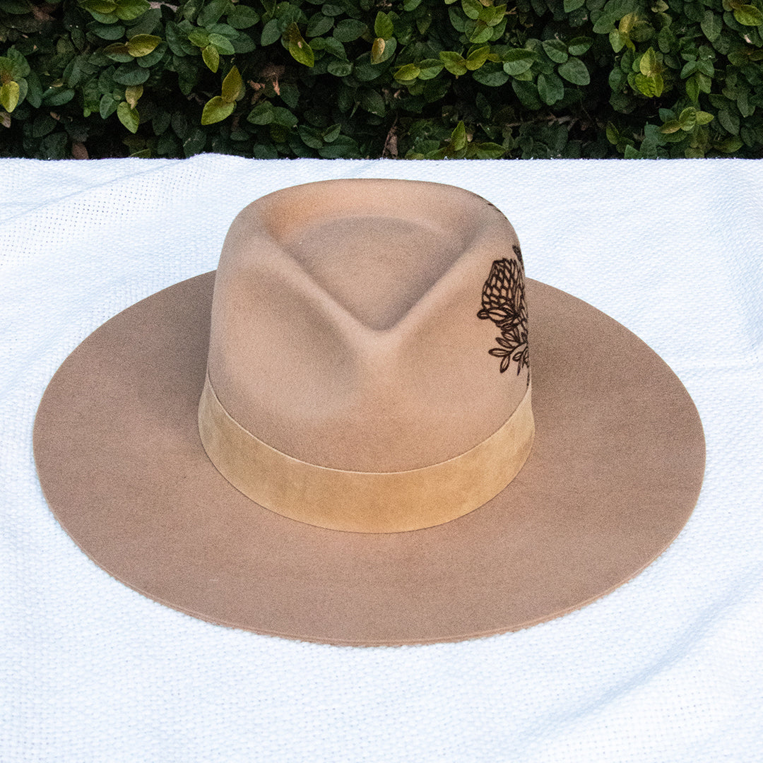 Flora Caramel Hat (medium)