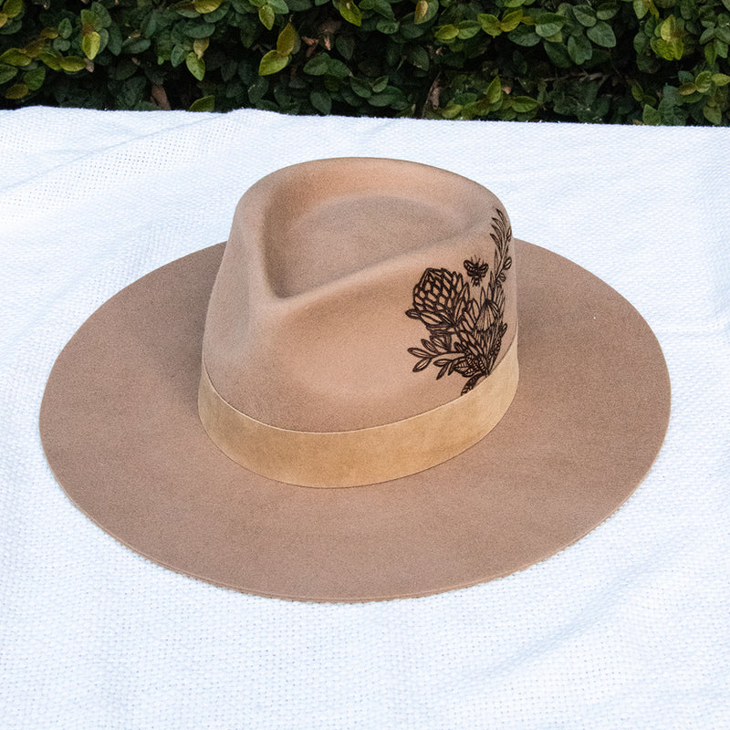 Flora Caramel Hat (medium)