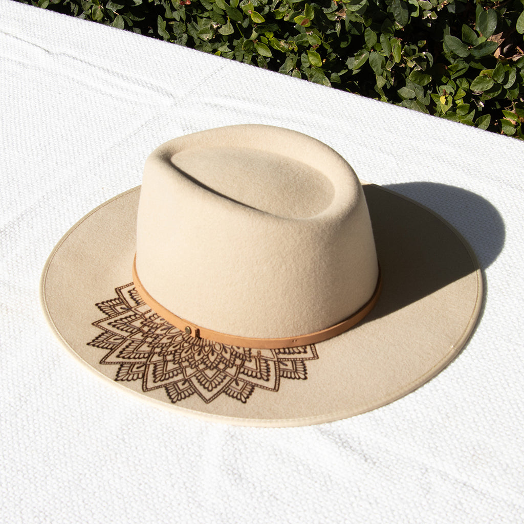 Harper Cream Hat (medium)