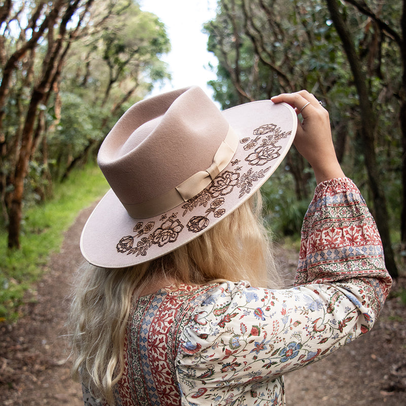 Blossom Sand Hat (medium)