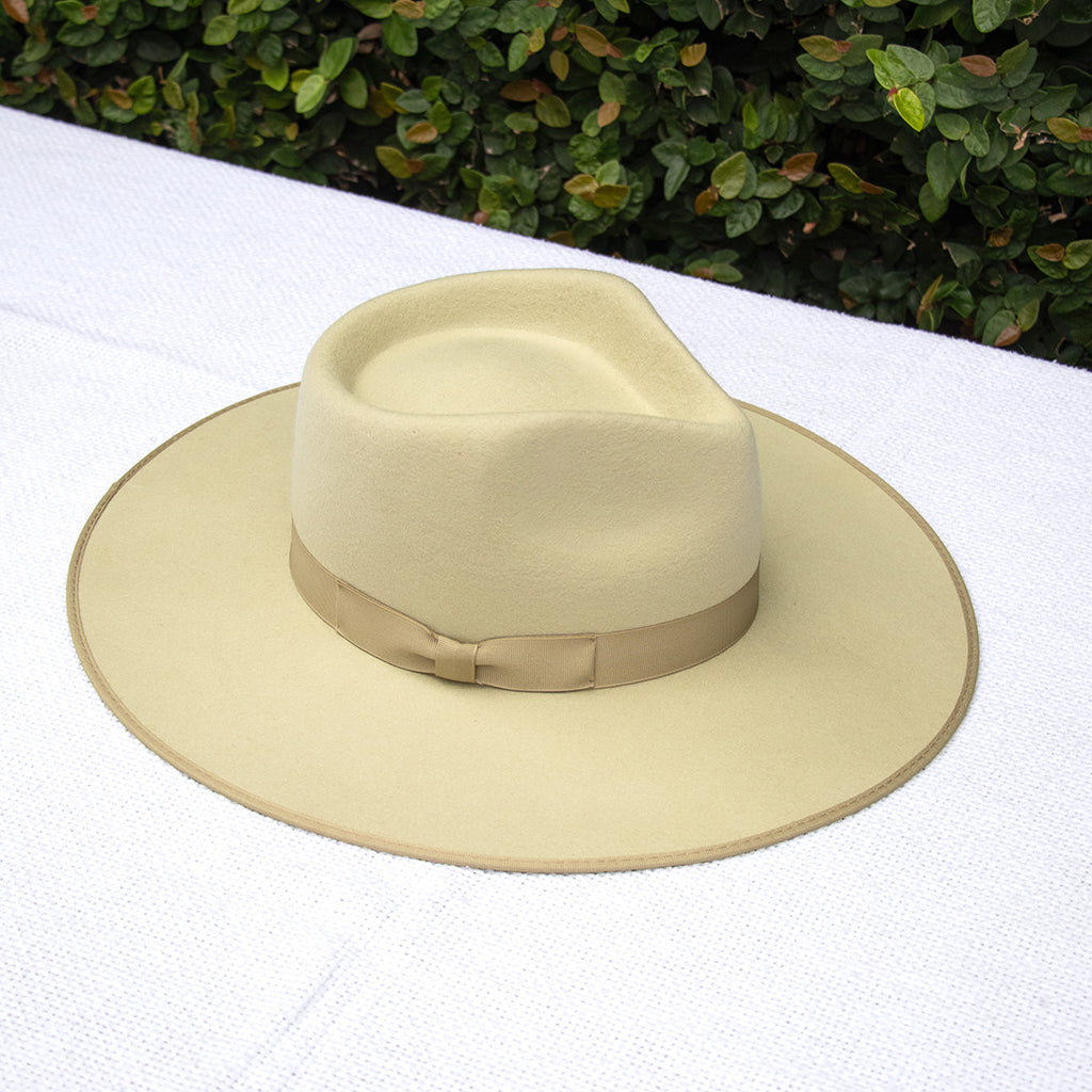 Blossom Pistachio Hat (medium)